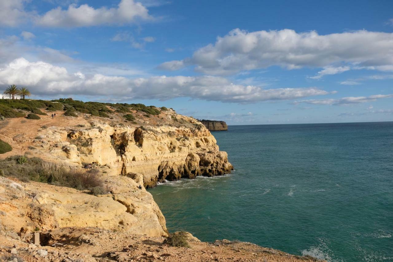 Peaceful & Spacious Apt With Parking & Queen Bed Carvoeiro  Exterior foto